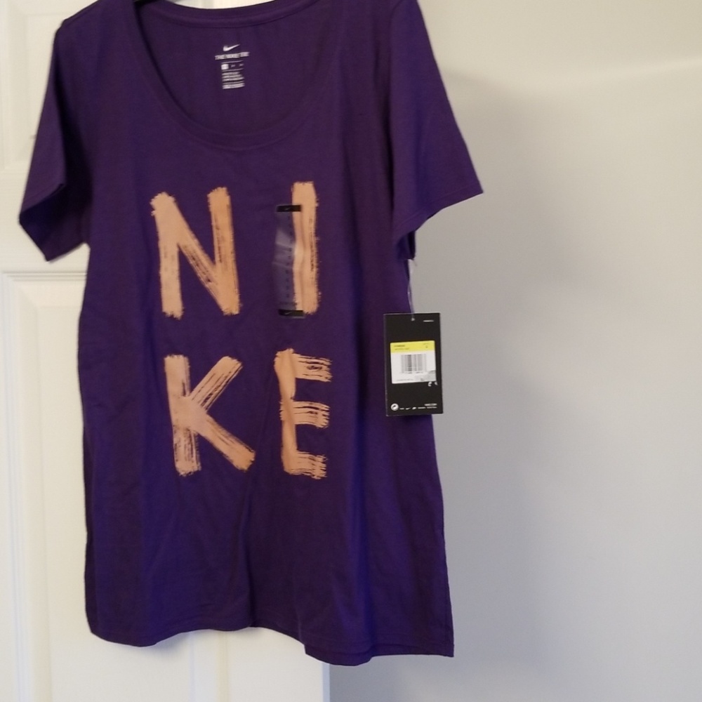 💥2 FOR  $25💥 NWT! ATHLETIC CUT NIKE TEE